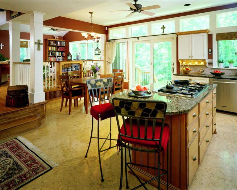 VIEW OF KITCHEN & DINING ROOM